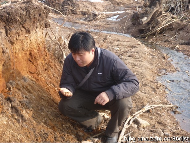 大师雪天寻龙点宝穴